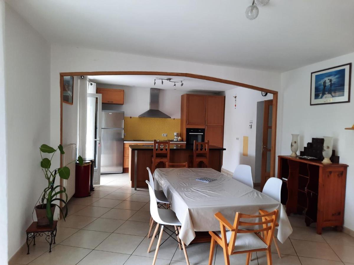 Maison Spacieuse Et Agreable Saint-Georges-de-Luzençon Dış mekan fotoğraf