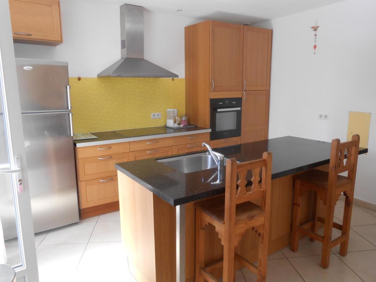 Maison Spacieuse Et Agreable Saint-Georges-de-Luzençon Dış mekan fotoğraf