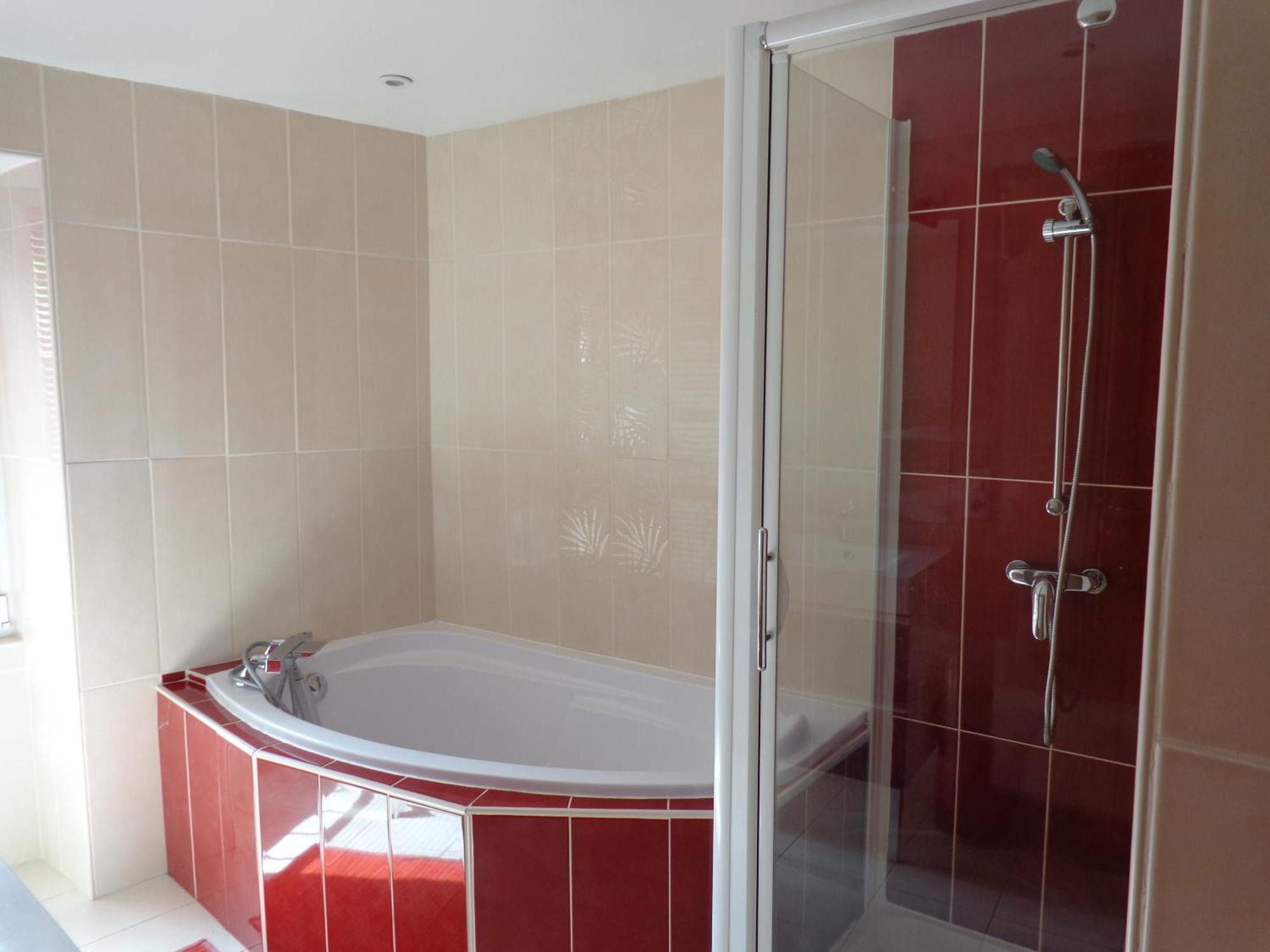 Maison Spacieuse Et Agreable Saint-Georges-de-Luzençon Dış mekan fotoğraf