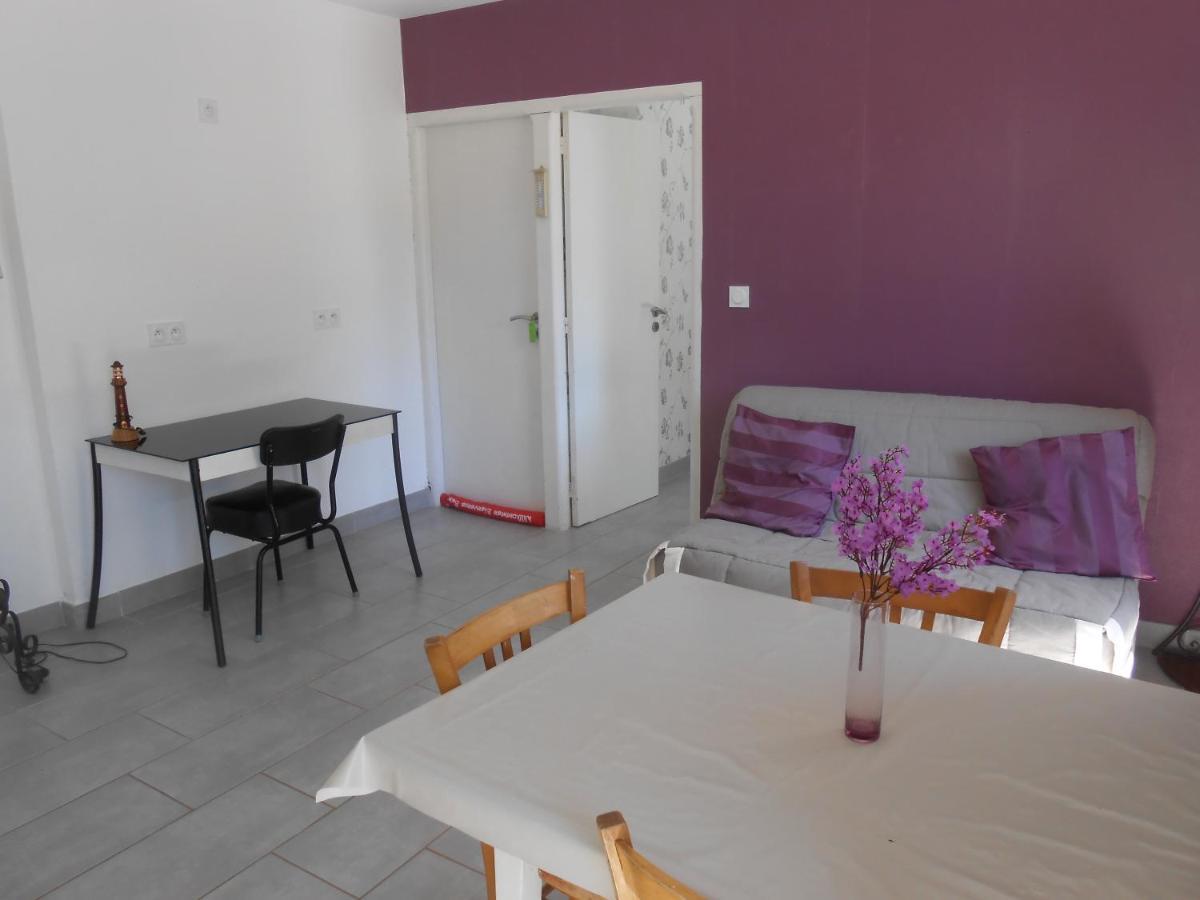 Maison Spacieuse Et Agreable Saint-Georges-de-Luzençon Dış mekan fotoğraf
