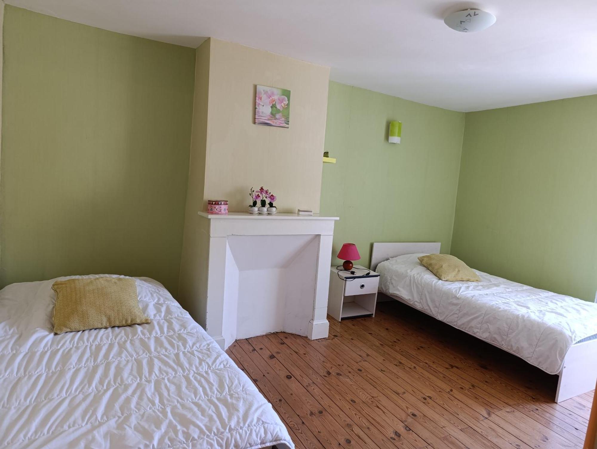 Maison Spacieuse Et Agreable Saint-Georges-de-Luzençon Dış mekan fotoğraf